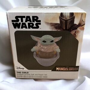 Star Wars The Child Ceramic Salt Pepper Shaker Set NEW Mandalorian Yoda Green